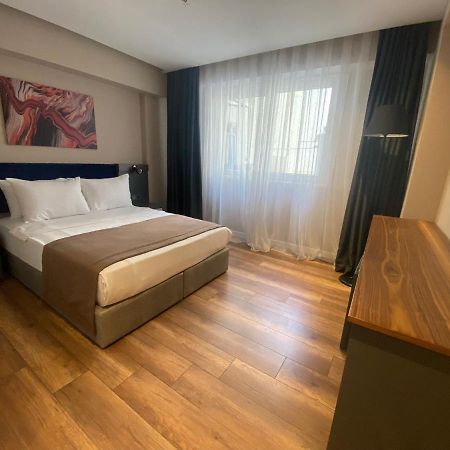 The Royals Hotel Smirne Esterno foto