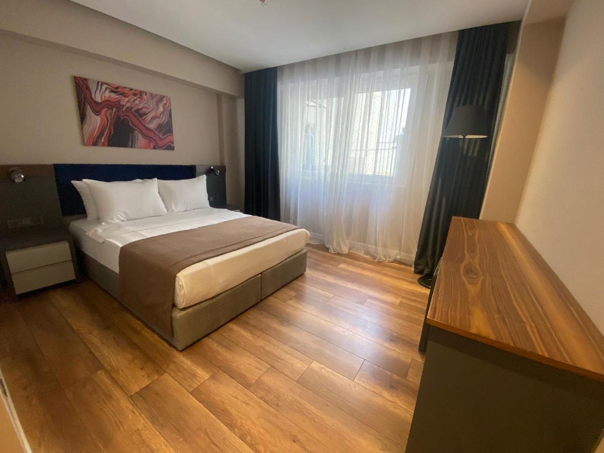 The Royals Hotel Smirne Esterno foto