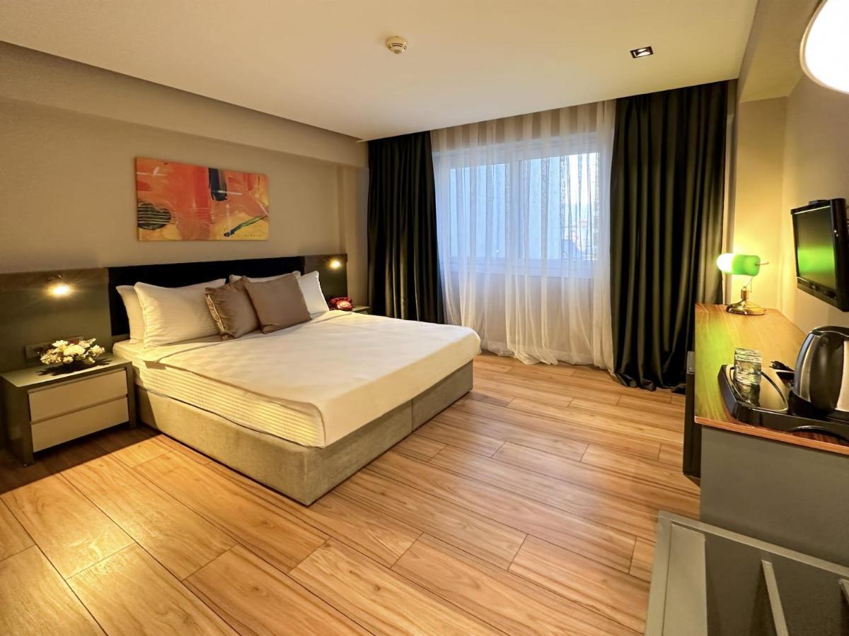 The Royals Hotel Smirne Esterno foto