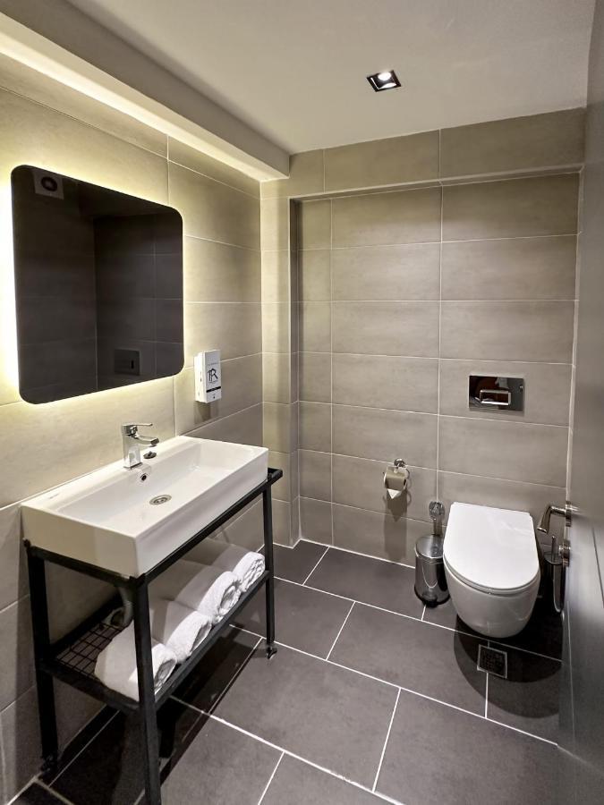 The Royals Hotel Smirne Esterno foto