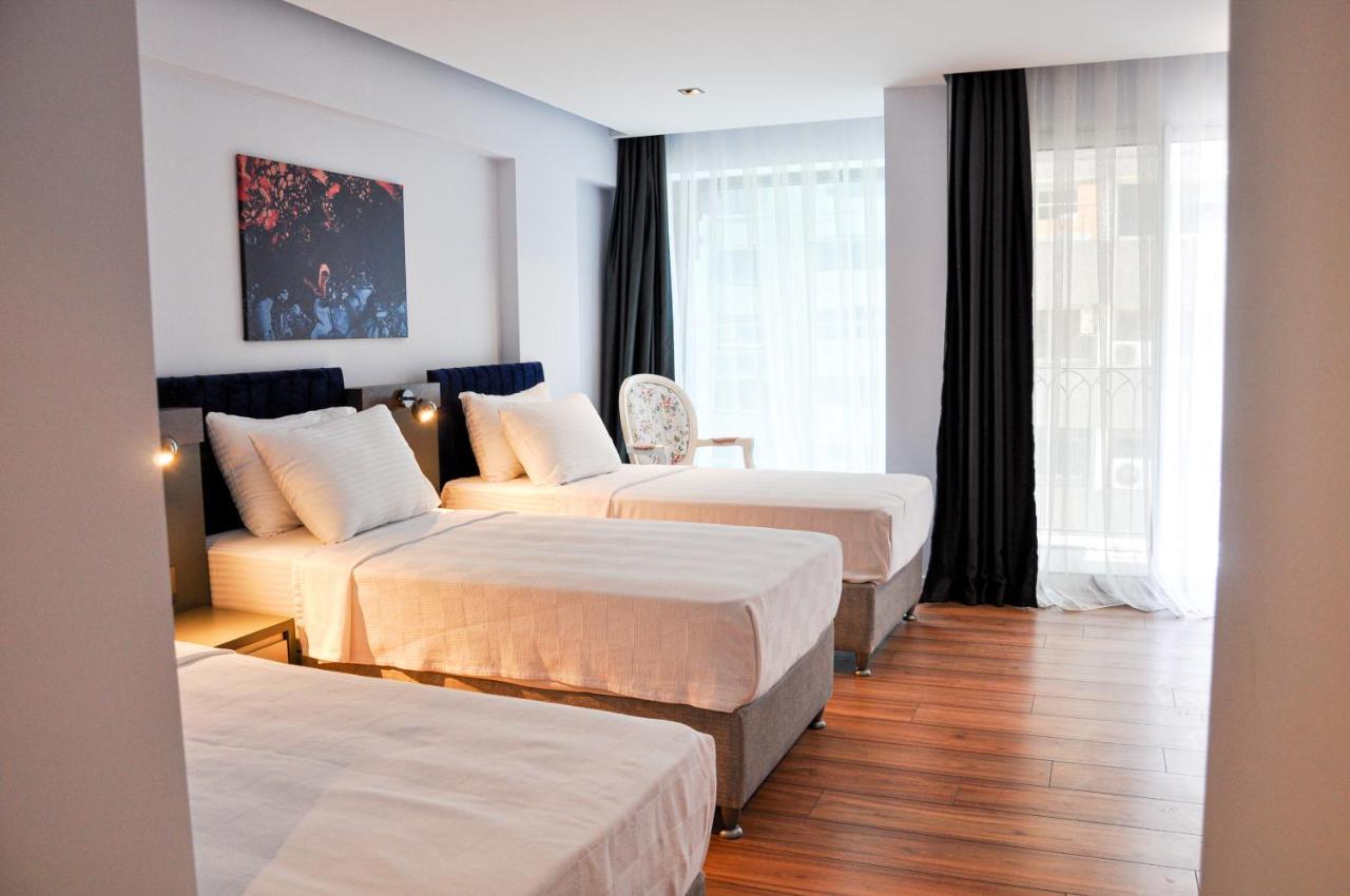 The Royals Hotel Smirne Esterno foto