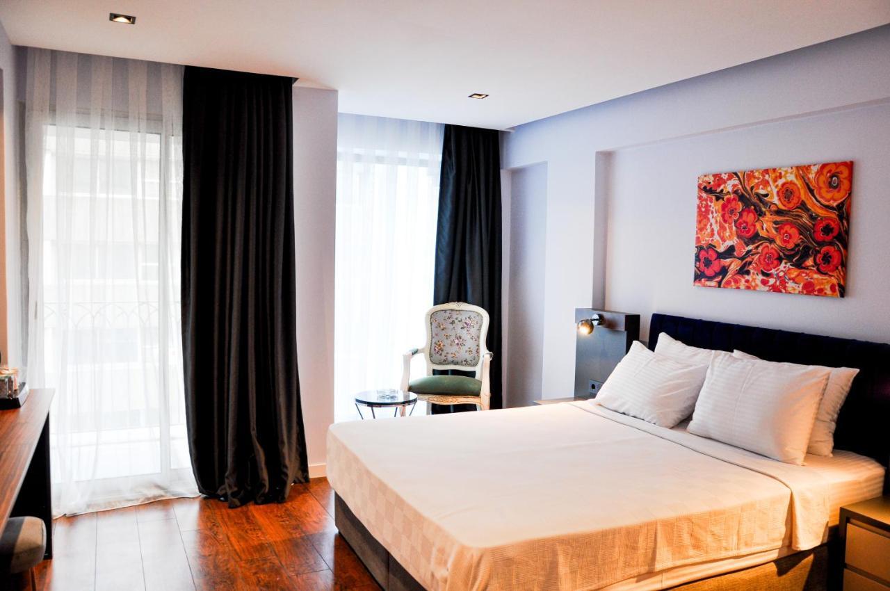 The Royals Hotel Smirne Esterno foto