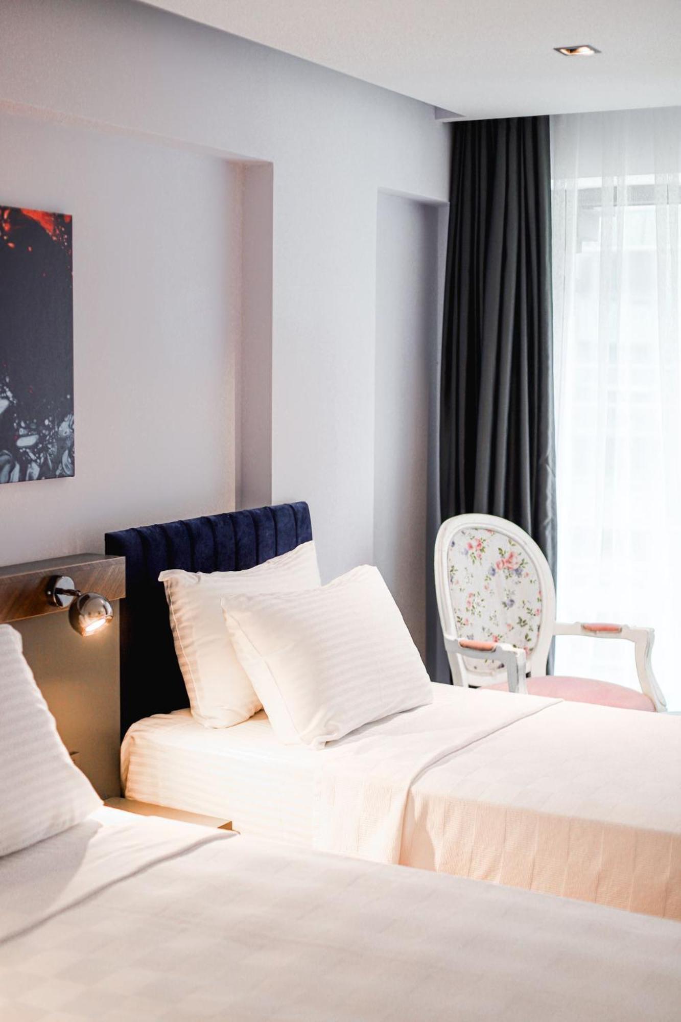 The Royals Hotel Smirne Esterno foto