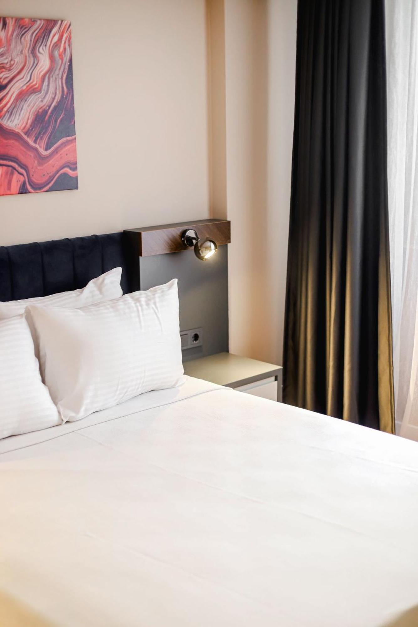The Royals Hotel Smirne Esterno foto