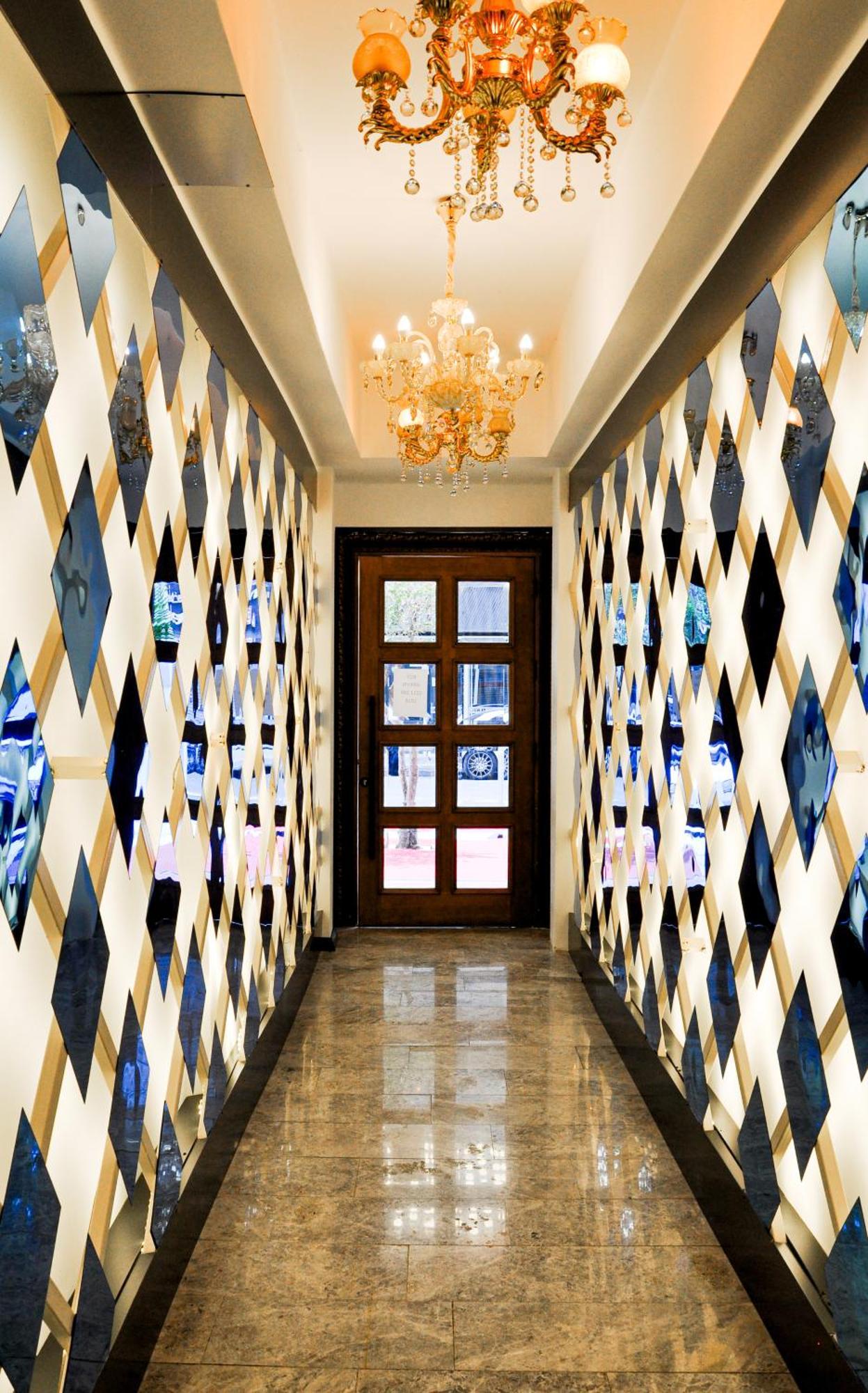 The Royals Hotel Smirne Esterno foto