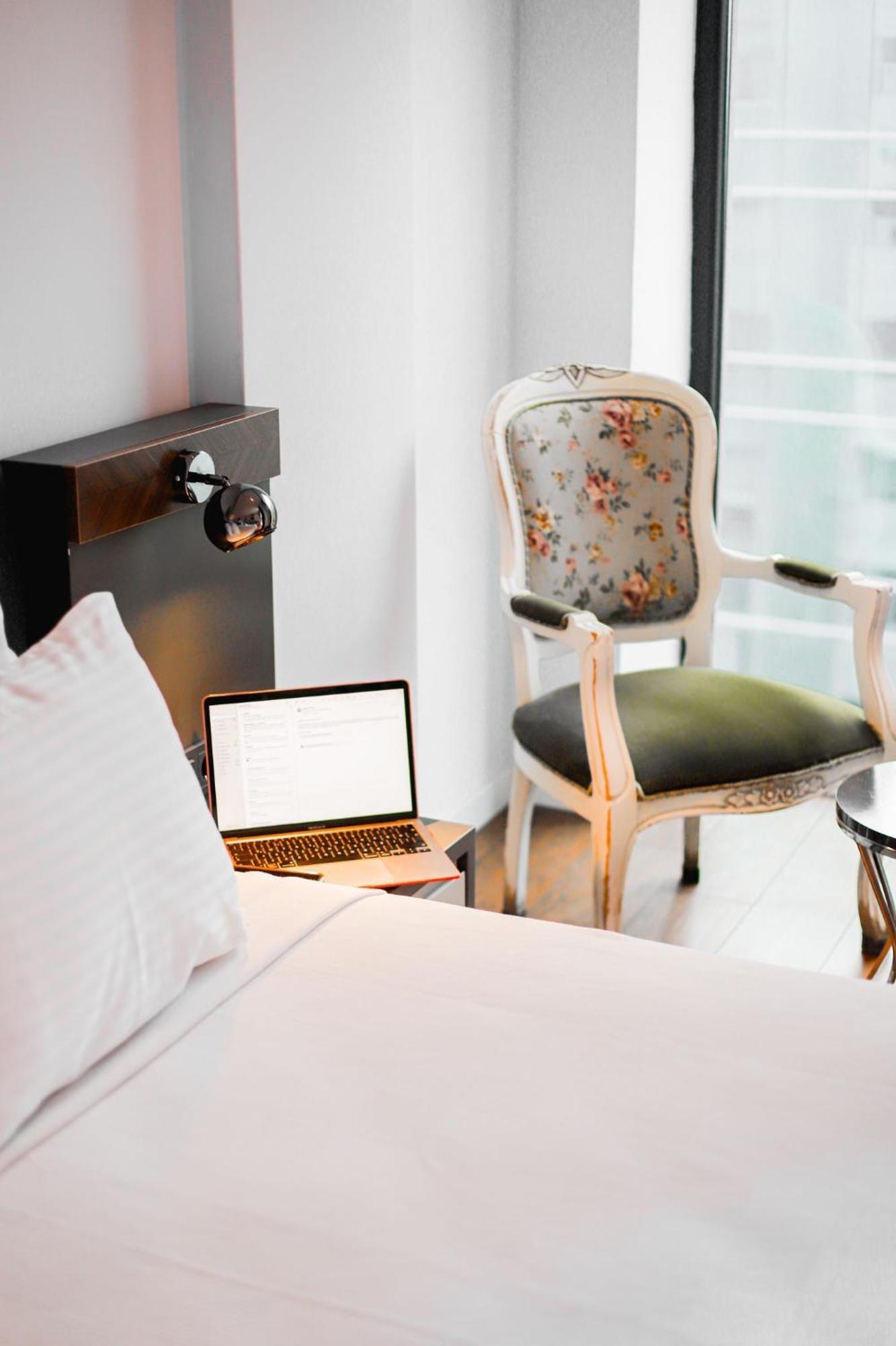 The Royals Hotel Smirne Esterno foto